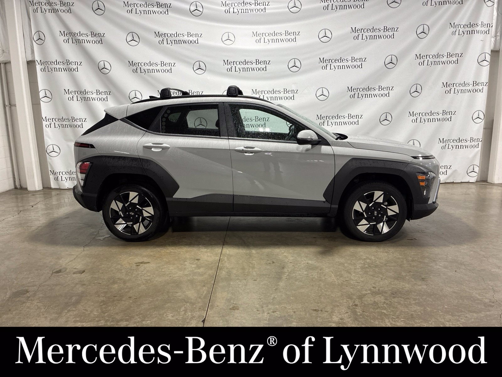 Used 2024 Hyundai Kona SEL AWD/4WD image 2