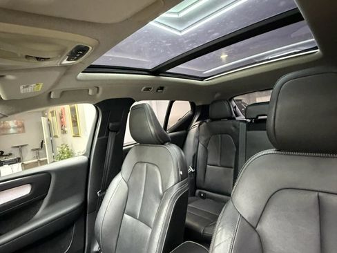 Used 2019 Volvo XC40 T5 Momentum AWD/4WD image 25