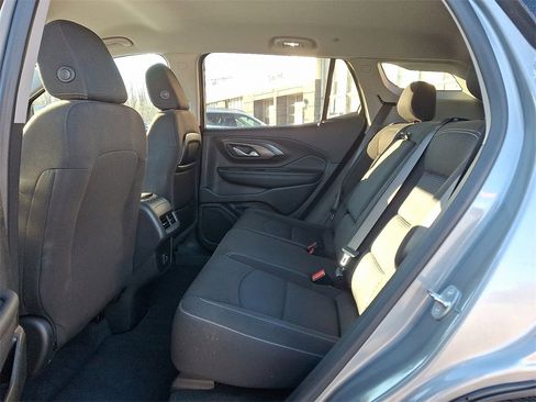 Used 2023 GMC Terrain SLE w/ Driver Convenience Package image 10