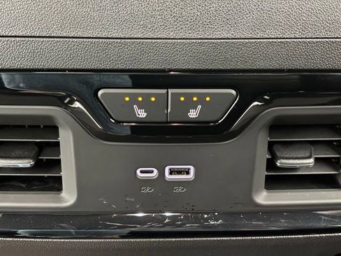 New 2026 GMC Sierra 1500 AT4 w/ AT4 Premium Package AWD/4WD image 8
