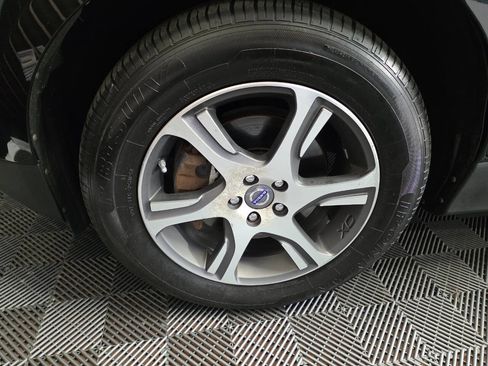 Used 2012 Volvo XC60 T6 R-Design image 38