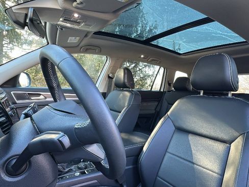Used 2023 Volkswagen Atlas SEL image 14