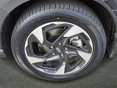 Used 2024 Subaru Crosstrek 2.5i Limited image 5
