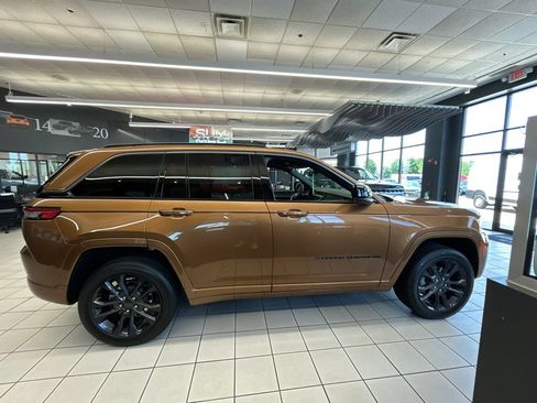 New 2026 Jeep Grand Cherokee Limited AWD/4WD image 5