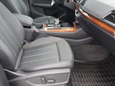 Used 2023 Audi Q5 2.0T Premium Plus w/ Premium Plus Package AWD/4WD image 27