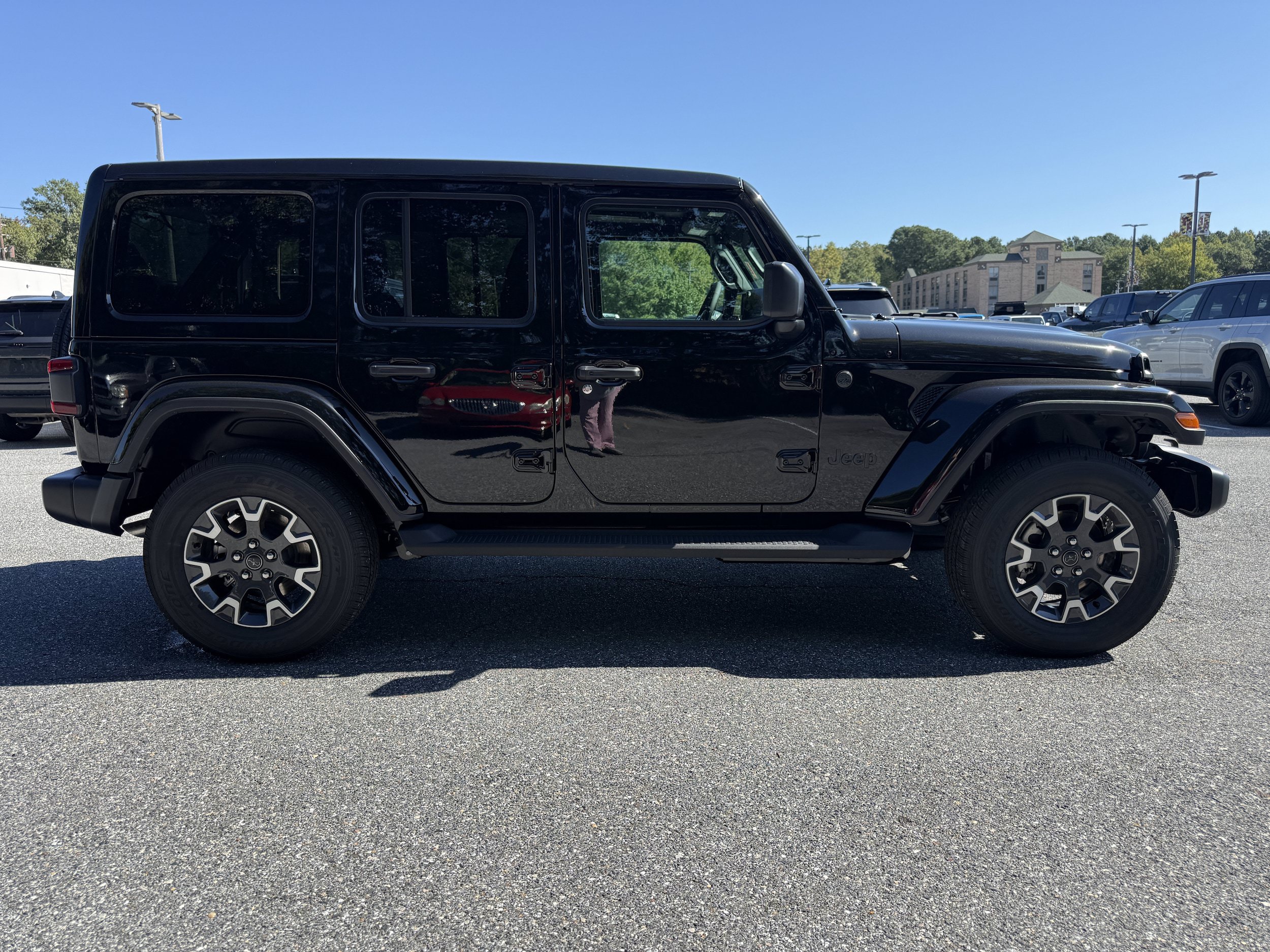 New 2027 Jeep Wrangler Unlimited Sahara AWD/4WD image 7