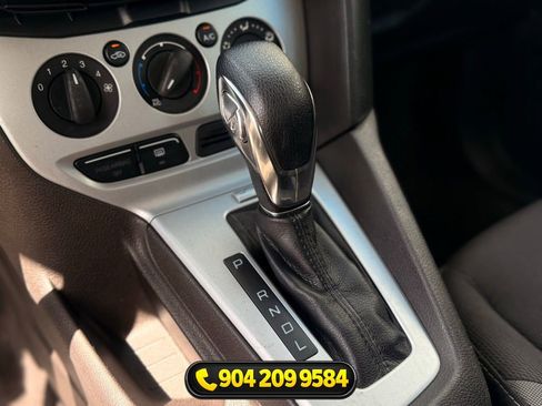 Used 2013 Ford Focus SE FWD image 16