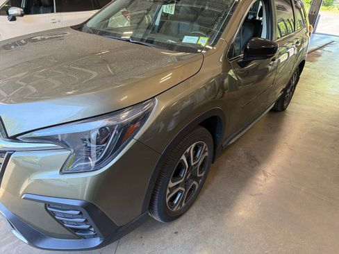 Used 2024 Subaru Ascent Touring AWD/4WD image 5