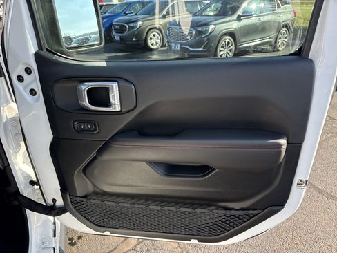 Used 2021 Jeep Wrangler Unlimited Rubicon w/ Uconnect 4C Nav & Sound Group image 27