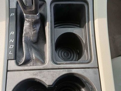 Used 2011 Ford Taurus SE FWD image 17