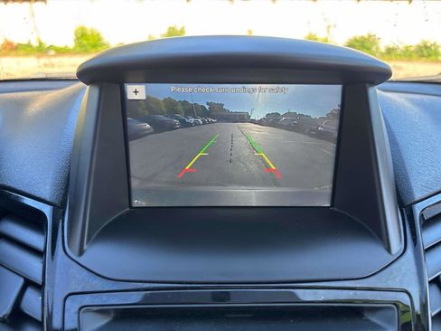 Used 2017 Ford Fiesta Titanium image 22