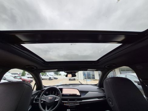 Used 2024 Cadillac XT4 Sport w/ LPO, Floor Liner Package FWD image 23