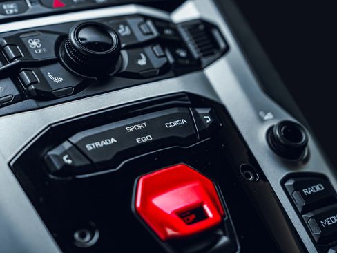 Used 2018 Lamborghini Aventador S AWD/4WD image 42