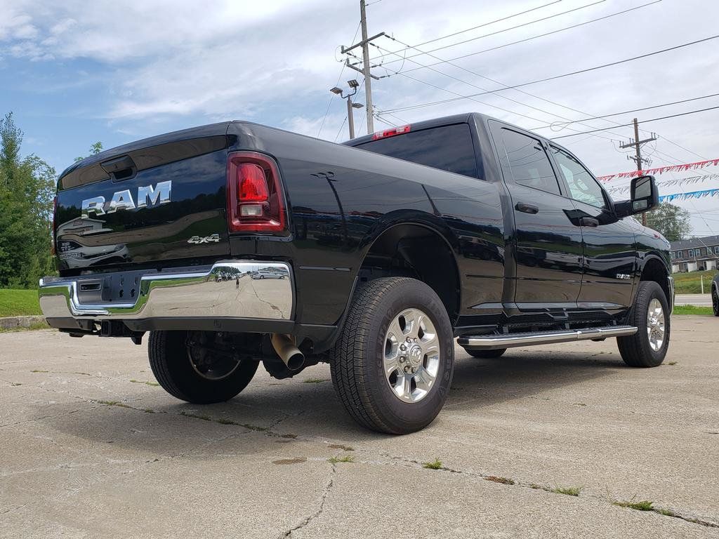 Used 2026 RAM 2500 Big Horn AWD/4WD image 3