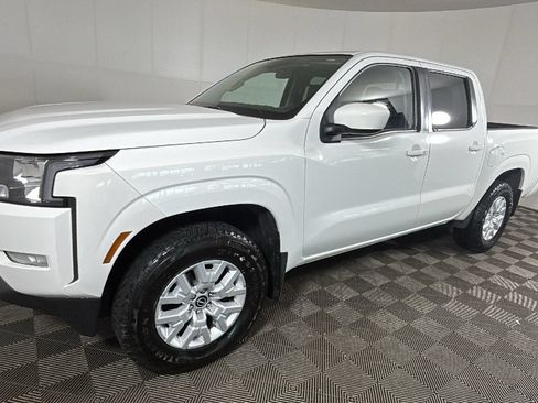 Used 2023 Nissan Frontier SV w/ SV Convenience Package AWD/4WD image 6