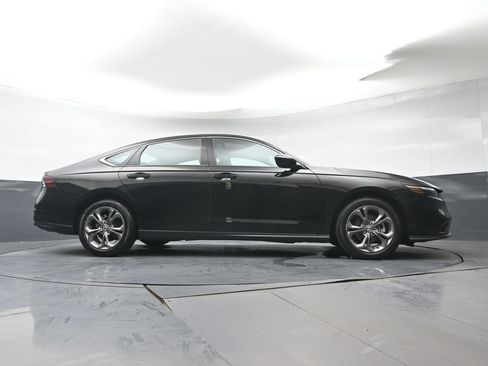 Used 2023 Honda Accord EX image 34