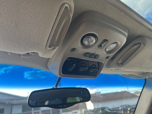 Used 2000 Chevrolet Suburban LS w/ LS Preferred Equipment Group image 25