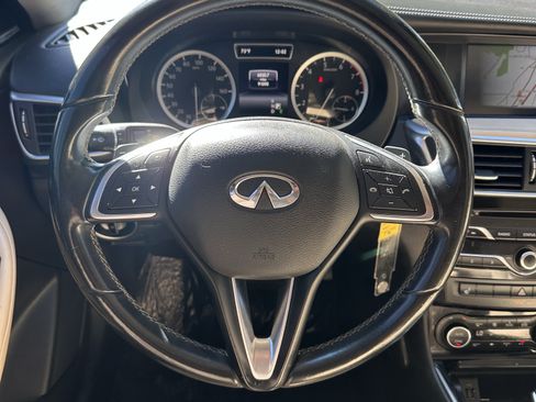 Used 2017 INFINITI QX30 Premium w/ Navigation Package FWD image 15