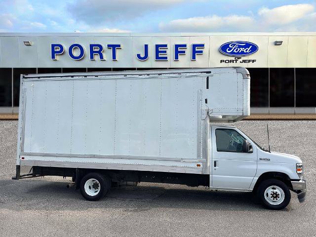 Certified 2023 Ford E-450 and Econoline 450 Super Duty w/ Power Windows & Locks Group RWD image 2