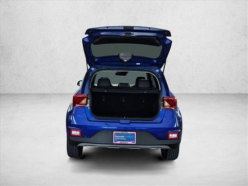 Certified 2024 Hyundai Venue Limited FWD image 6