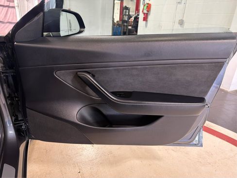 Used 2018 Tesla Model 3 Long Range RWD image 24