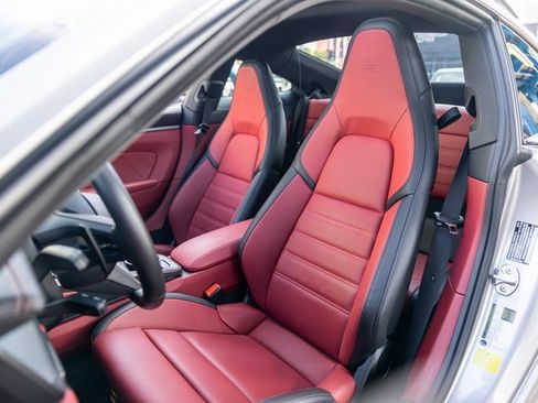 Used 2025 Porsche 911 Carrera image 5