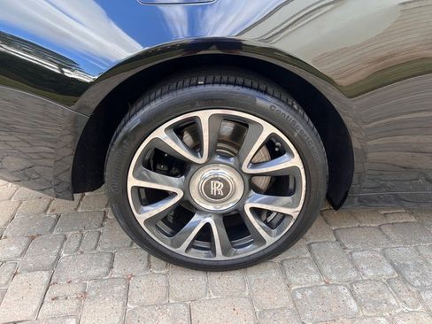Used 2019 Rolls-Royce Wraith image 32