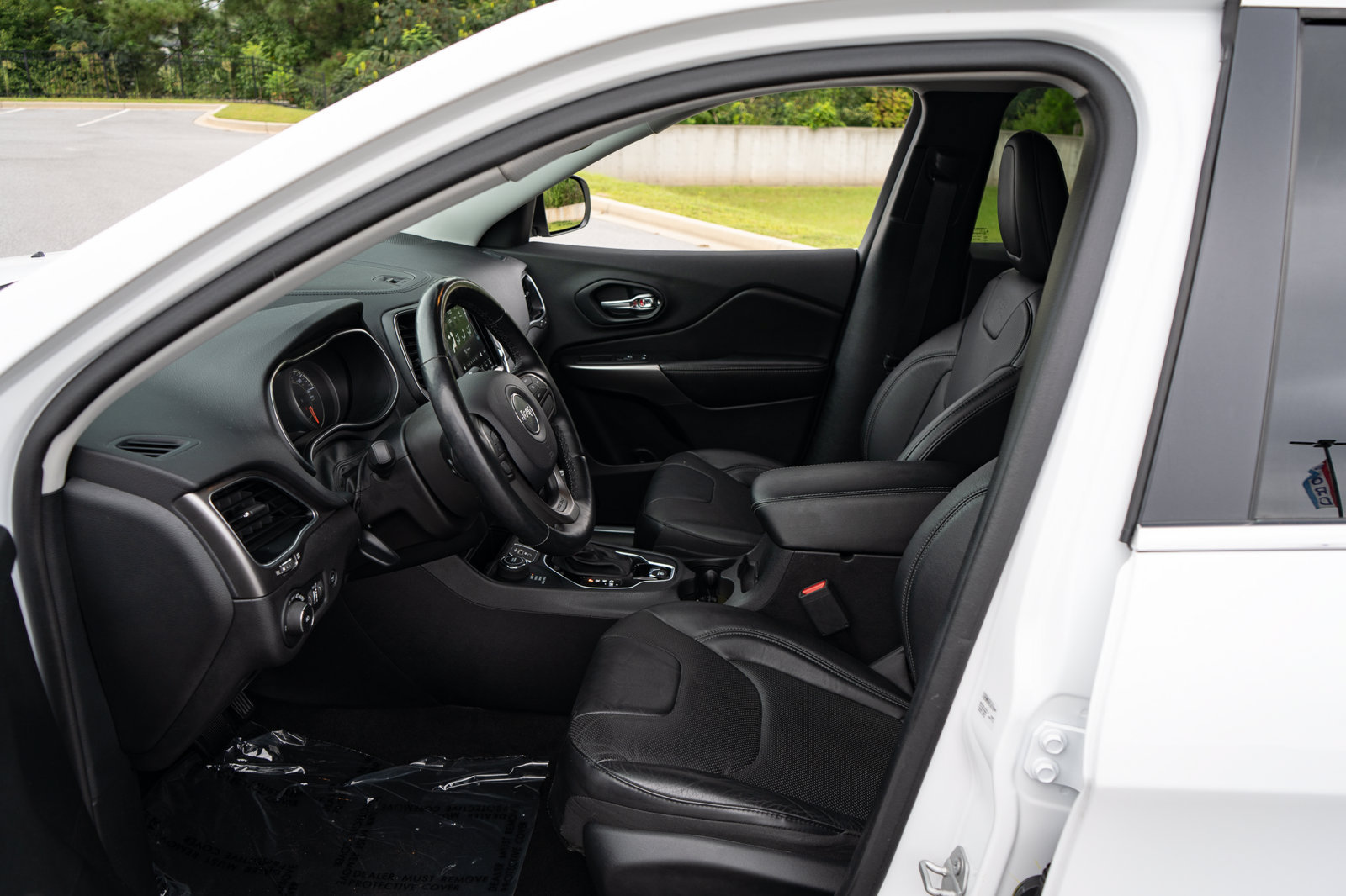 Used 2020 Jeep Cherokee Limited AWD/4WD image 14