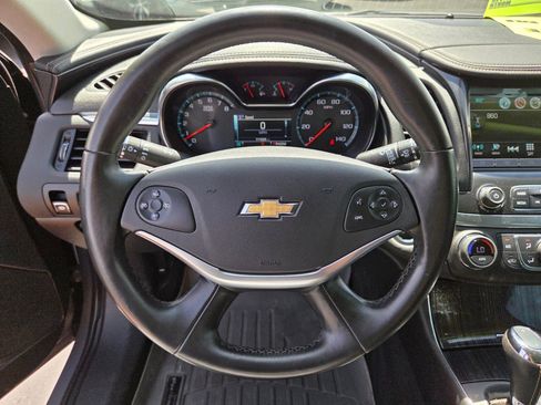 Used 2019 Chevrolet Impala LT FWD image 15