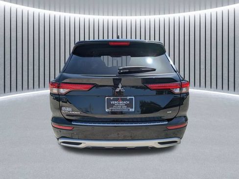 Used 2024 Mitsubishi Outlander SE Black Edition FWD image 5
