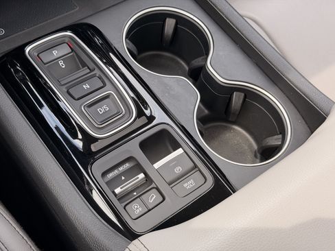 Used 2023 Honda Pilot Touring image 18