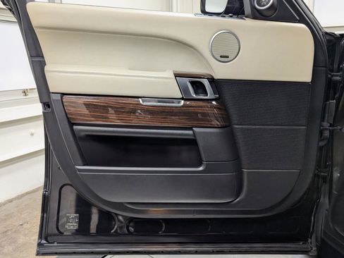 Used 2016 Land Rover Range Rover HSE AWD/4WD image 12