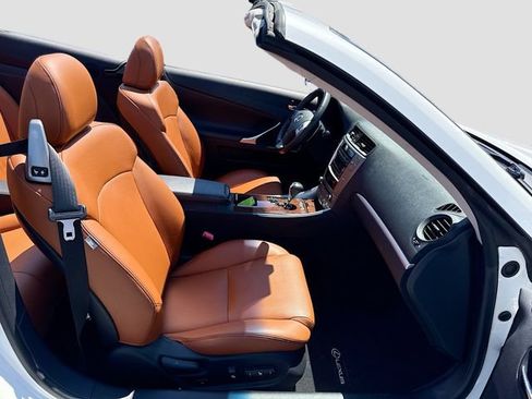 Used 2011 Lexus IS 250C w/ Luxury Pkg RWD image 34