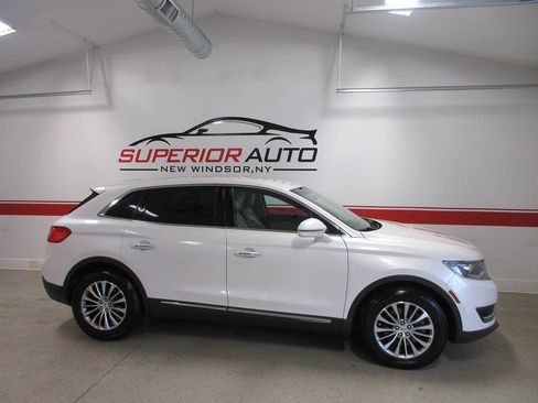 Used 2016 Lincoln MKX Select w/ Select Plus Package FWD image 5