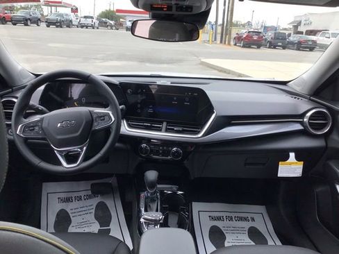 New 2026 Chevrolet Trax ACTIV w/ Sunroof Package image 18