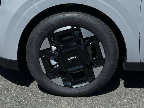 New 2026 Kia Carnival EX FWD image 25