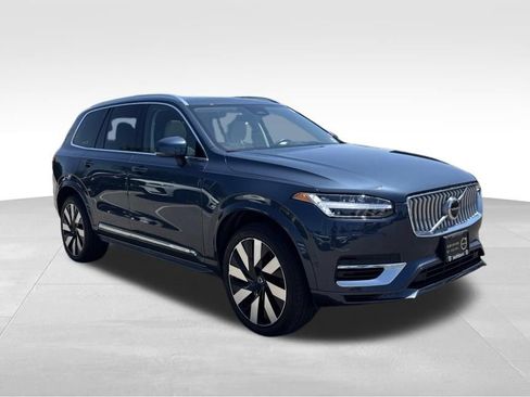 Used 2023 Volvo XC90 T8 Ultimate w/ Lounge Package AWD/4WD image 38