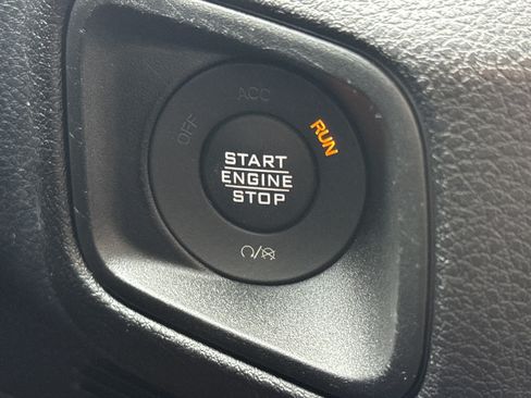 Used 2025 Jeep Wrangler Unlimited Sport AWD/4WD image 24