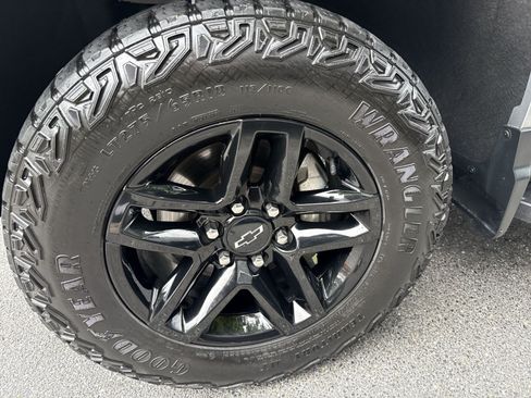 Used 2024 Chevrolet Silverado 1500 LT Trail Boss AWD/4WD image 12