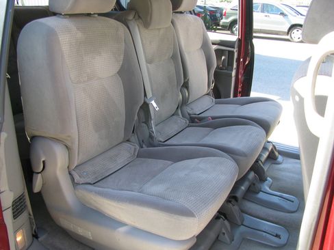 Used 2007 Toyota Sienna CE image 16
