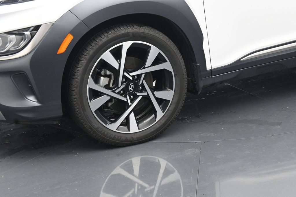 Used 2023 Hyundai Kona Limited FWD image 12