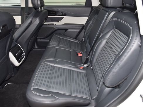 Certified 2024 Lincoln Nautilus Reserve w/ Equipment Group 202A AWD/4WD image 11