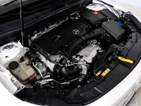 Used 2021 Mercedes-Benz GLB 250 w/ Premium Package image 55