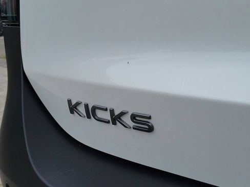 New 2026 Nissan Kicks SR AWD/4WD image 10