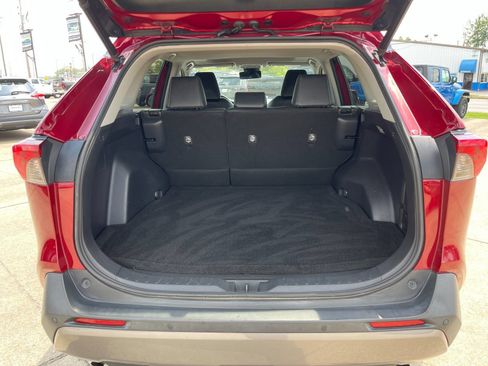 Used 2019 Toyota RAV4 Limited AWD/4WD image 17