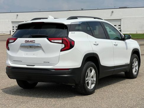 Used 2024 GMC Terrain SLE w/ Driver Convenience Package AWD/4WD image 39