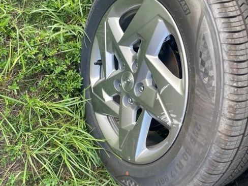 Used 2026 Hyundai Kona SE FWD image 12