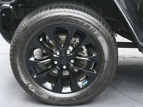 Used 2023 Jeep Wrangler Unlimited Sahara w/ Cold Weather Group AWD/4WD image 36