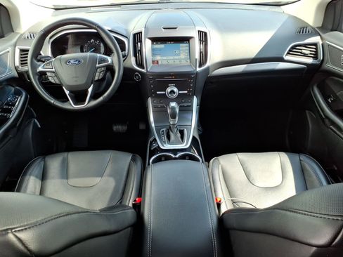 Used 2018 Ford Edge Titanium w/ Equipment Group 301A AWD/4WD image 11