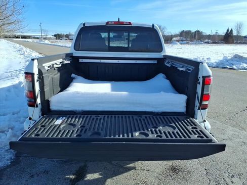 Used 2022 Nissan Frontier SV image 5